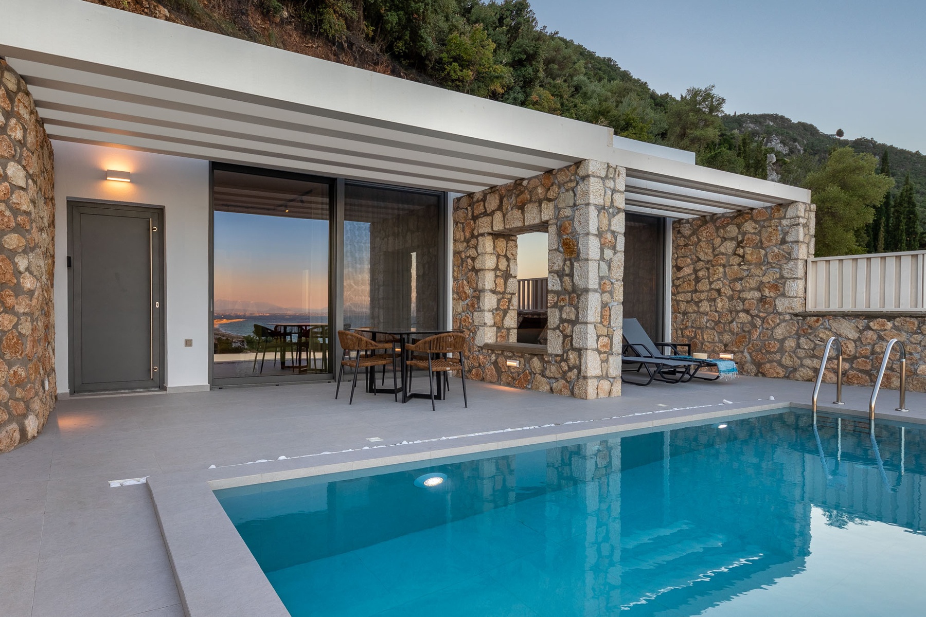z luxury villa omega lefkada swimming pool